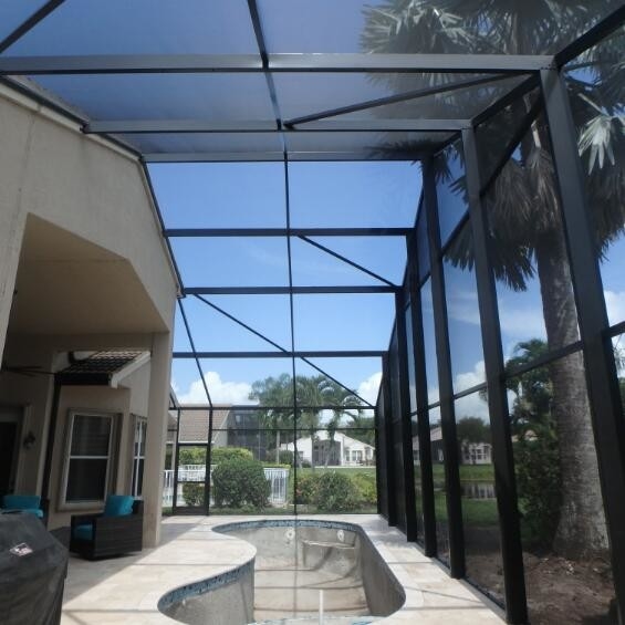 UV dilindungi PVC Fiberglass kolam renang dan Patio Screen Pest Resistant 0.33mm Wire Diameter Mudah instalasi
