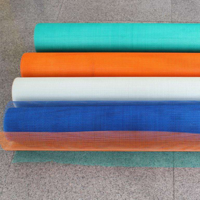 Lembar Mesh Fiberglass dengan lubang persegi dalam warna berlapis bersemangat dengan tahan air