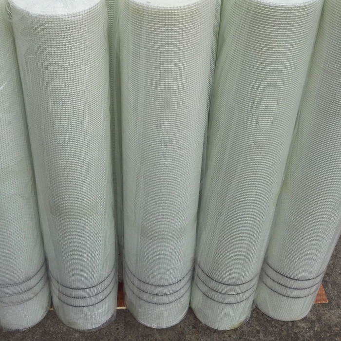 Kekuatan C Glass Fiberglass Mesh Putih / Biru Square Hole Mesh Rolls untuk dinding