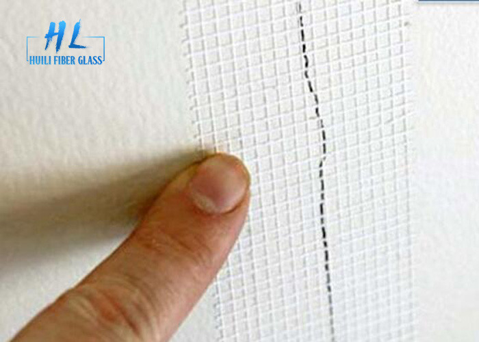 50m Single Sisi Self Adhesive Fiberglass Mesh Tape untuk Kekuatan Tahan Panas Tahan Alkali