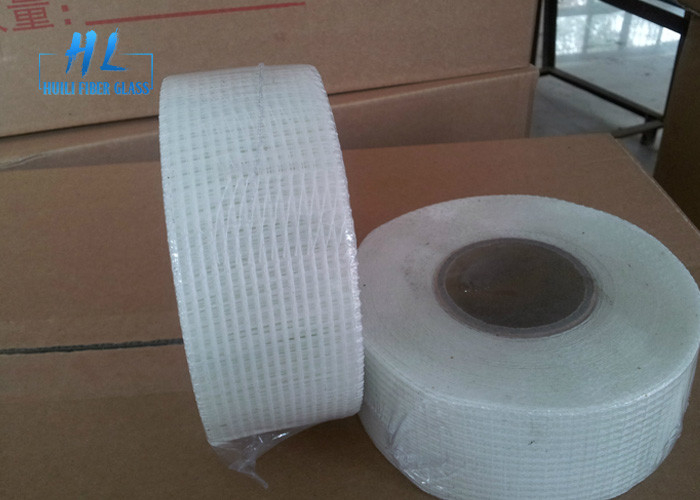 C Tape Mesh Self-Adhesive Tape untuk retakan dinding hingga 500 °C