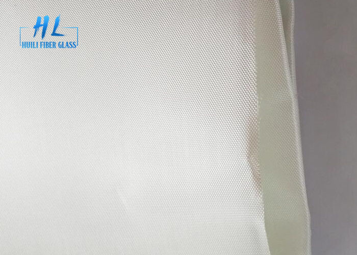 Kain Fiberglass Bebas Alkali Tenun polos Kain V0 Kelaparan 550°C Temp Resistance Kain Putih