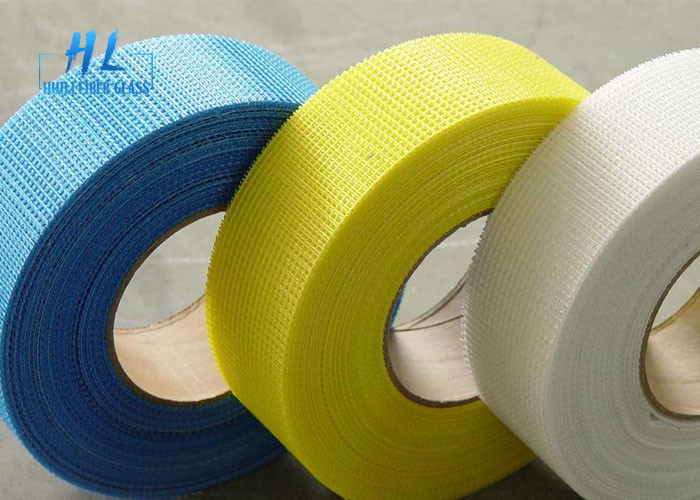 60-65g/m2 Pita Fiberglass Tenun Lempeng Adhesive Latex tahan panas 500°C Panjang 50m