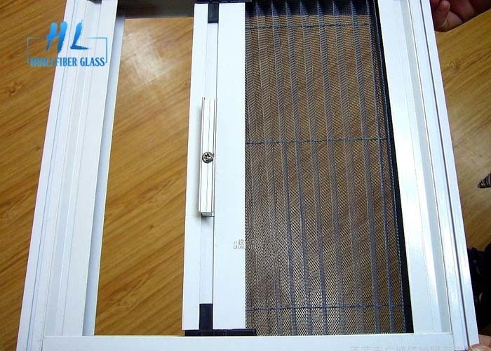 18 * 16 Layar Serangga Plisse Warna Abu-abu Dingin Tahan Untuk Pintu Dan Windows