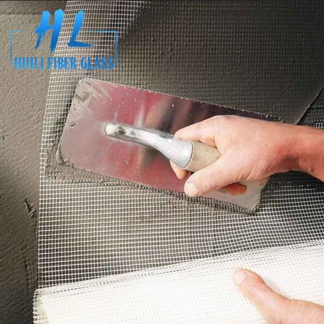 5x5mm 80GSM 60GSM Produk Fiberglass Kain Tahan Alkali Gulungan Mesh Fiberglass Untuk Mosaik