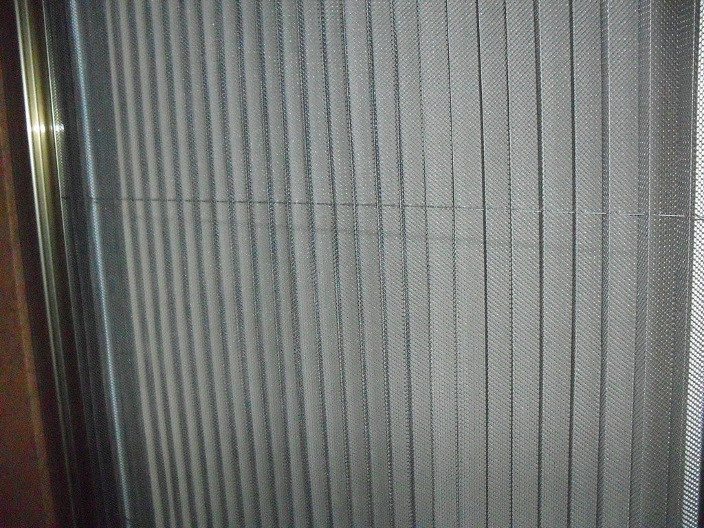 17 * 15 Mesh Warna Hitam Polyester Plisse Mesh Untuk Pintu Geser Windows