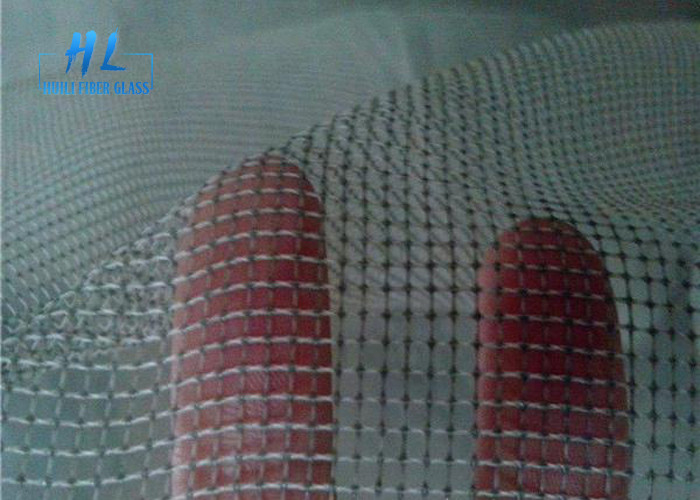 84 Inch Fiberglass PVC Window Screen Roll 120g/sq.m Berat 0.011 Inch Diameter Kawat