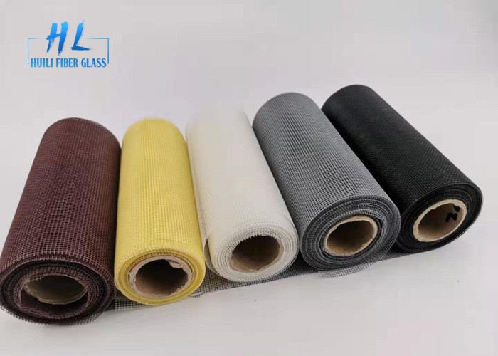 33 Tex Hitam Serat Kaca Mosquito Mesh Roll Dalam Karton PVC Lapisan Anti Fire Plain Weave 100m Panjang