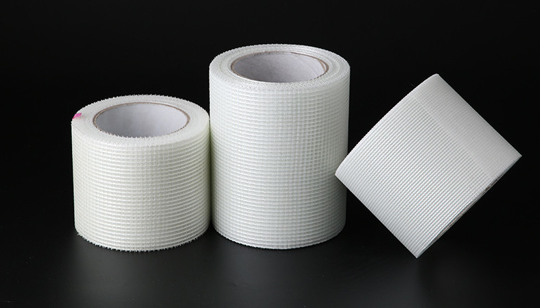 9 * 9 8 * 8 Putih Pita Fiberglass Mesh Perekat Diri Untuk Menutupi Sambungan Drywall