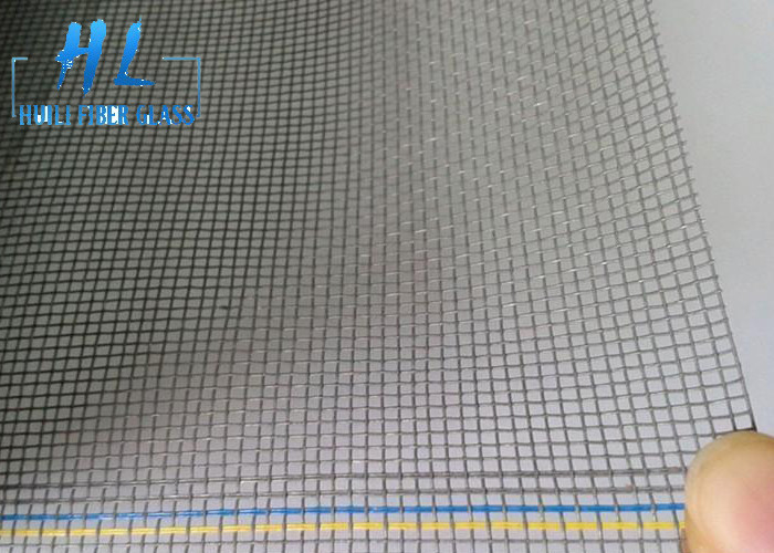Ruang Serat Kaca Insect Screen Roll Dengan Pengolahan Panas Pengaturan untuk Perlindungan Jendela dan Pintu