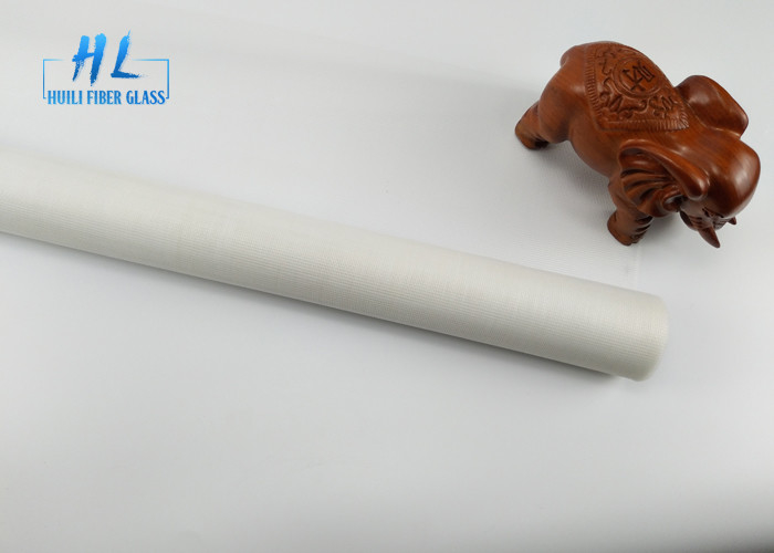Layar jendela tahan UV serat kaca 120g/sq 18x16 Ukuran bolong untuk perlindungan yang optimal